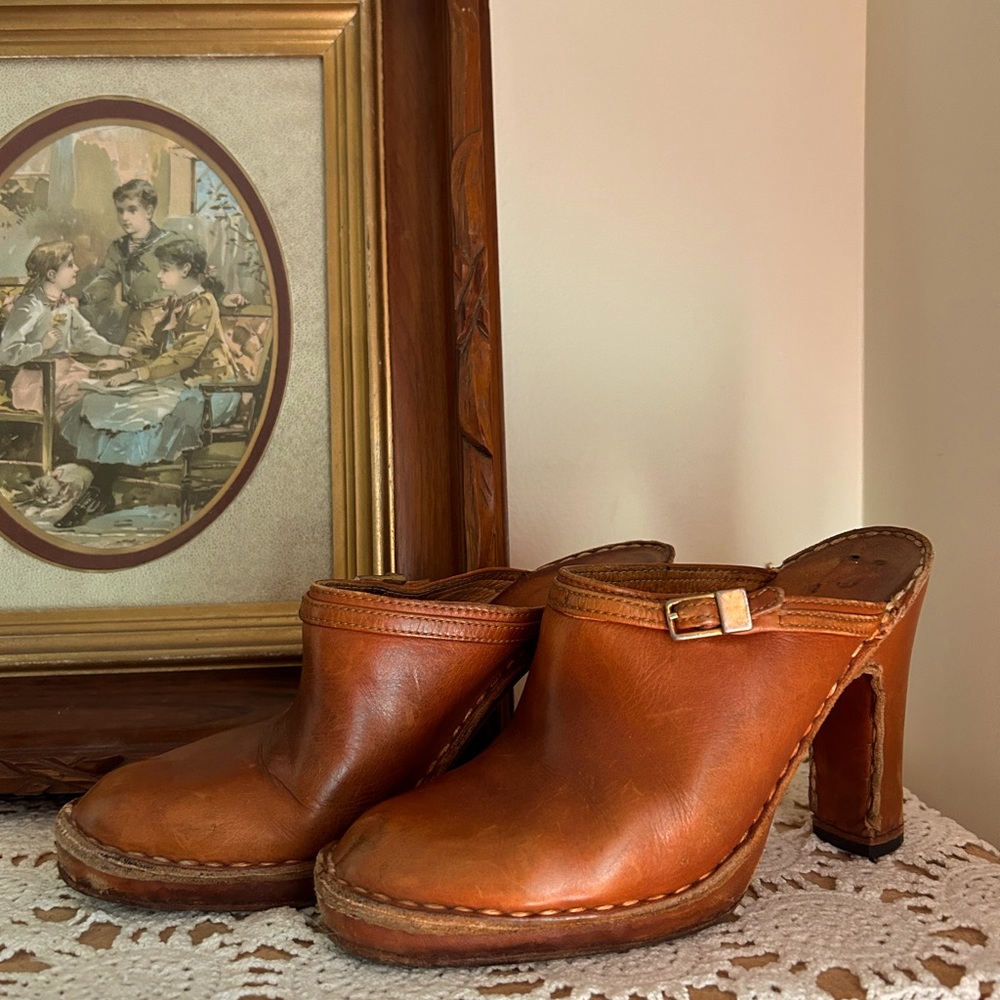VINTAGE | Leather Mules | 1970s Iconic